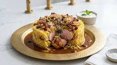 Biryani κοτόπουλου που ξεφορμάρεται σαν τούρτα – αρωματικό και σπυρωτό