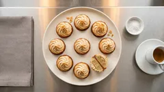 Εργολάβοι με αμύγδαλο: τραγανοί απ’ έξω, μαστιχωτοί μέσα (κλασικοί ή νηστίσιμοι)